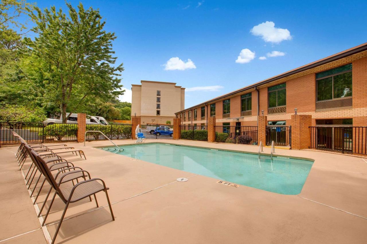 Clarion Pointe Atlanta Airport College Park Hotel Exterior photo