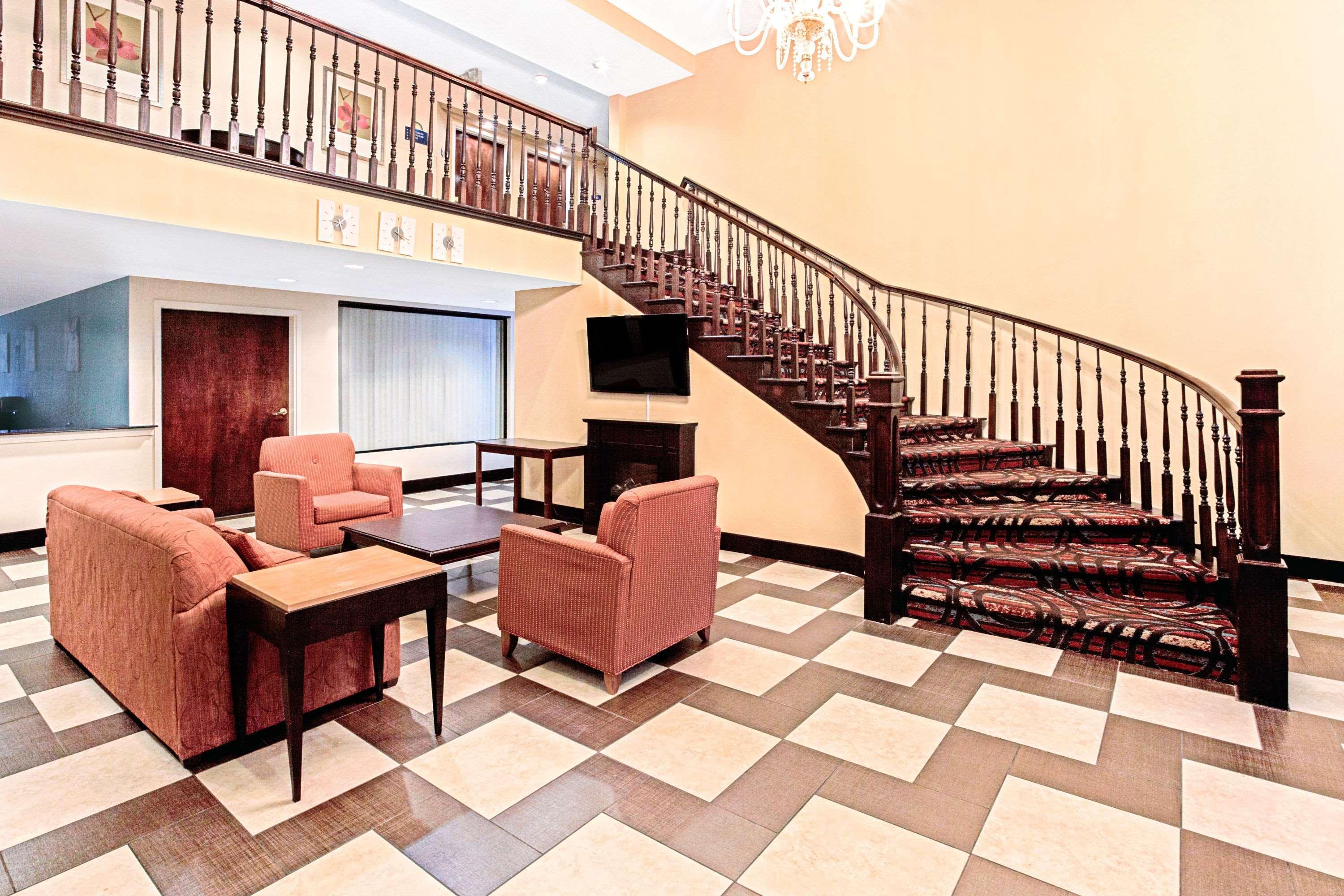 Clarion Pointe Atlanta Airport College Park Hotel Exterior photo